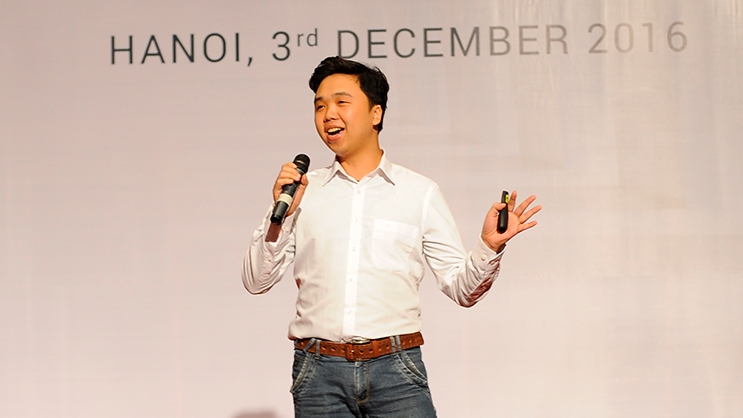 Speaker presenting at Hanoi tech conference on 3rd December 2016